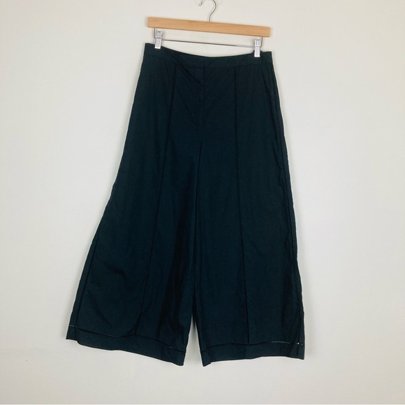 Theory black eyelet culottes with ladder inset. Cropped wide leg. Size 8 - Picture 8 of 10